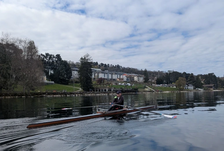 Loisir en skiff au club de l'aviron d'Evian